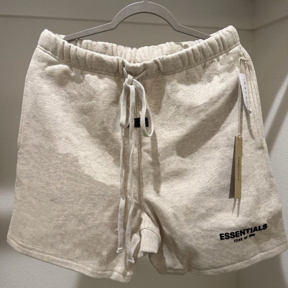 Combo Set Fear of God Essentials Light Oat T-shirt & Shorts BNWT Authentic ✅ - Picture 4 of 9